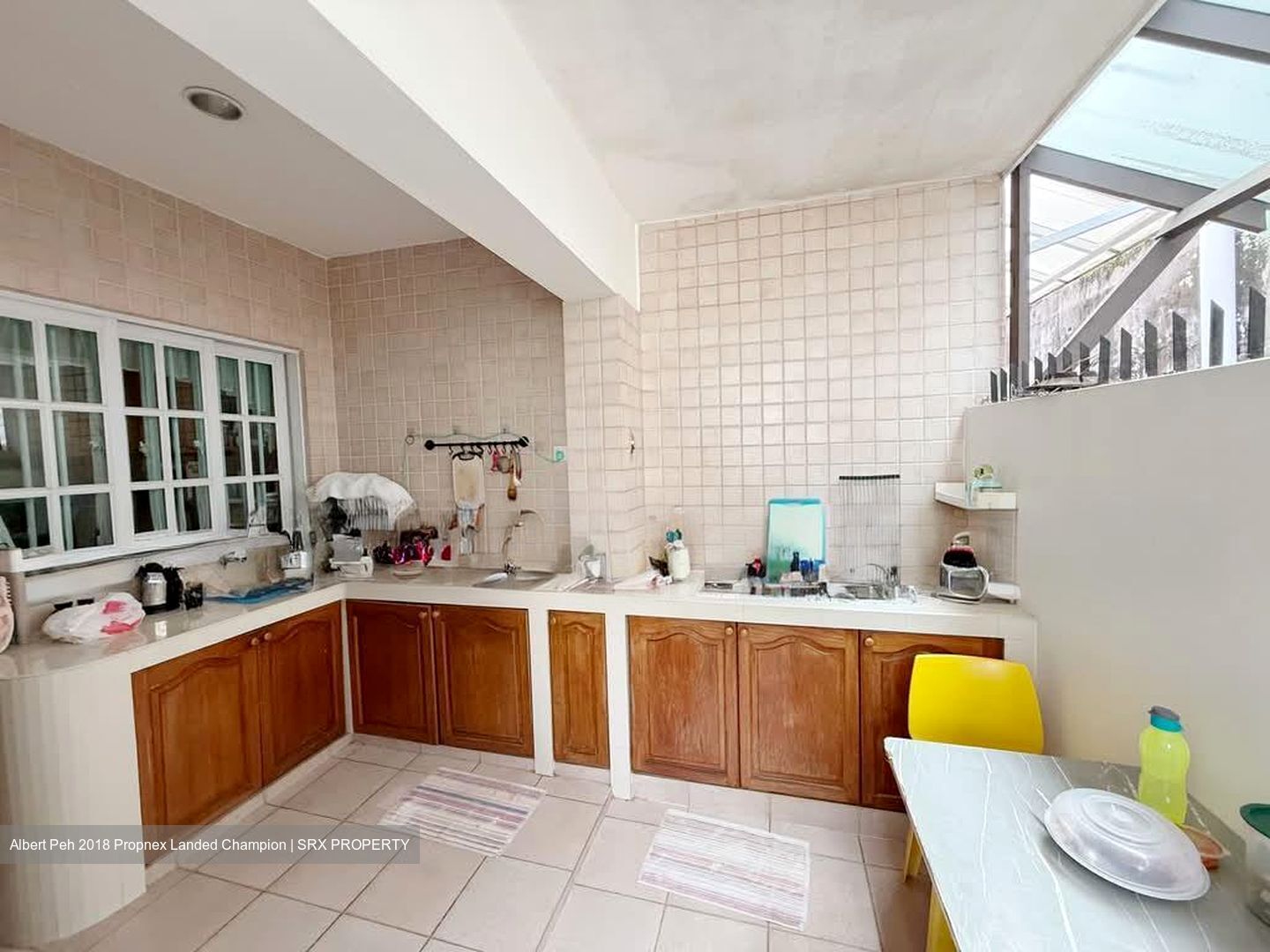 Mayflower Gardens (D20), Terrace #568077221